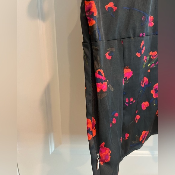 Express Black Sleeveless Tie Front Blouse - Picture 5 of 5